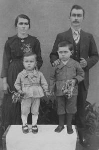 Catharina Zanatta e Vitorio Dametto, com os filhos Laurindo e Selvino.