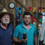 Claudio Dametto, Tiago Valentim do Amarante Dametto e ..., no Rancho São Francisco, criadores de Cavalo Crioulo em Tapejara.
