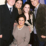 Maria Aquino e Francisco Olívio Dametto com filhas e filho: Kelly, Karen e William Aquino Dametto.