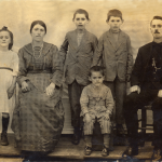 Valentim Dametto e Victoria Zanatta com filha e filhos: Antonina, Angelo Eugenio, Gentil Armando e Eugenio.