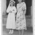 Catarina Dametto com a madrinha tia Orélia Dametto, primeira Eucaristia na igreja matriz de Anta Gorda - RS.