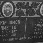 Lápide de Maria Simon e José Dametto na capela da Família Dametto – Cemitério da Linha Quarta, Anta Gorda – RS.