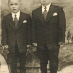 Gêmeos Irineu e Inácio Zaro, filhos de Sabina Dametto e Pedro Zaro. Primeira comunhão.
