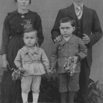 Catharina Zanatta e Vitorio Dametto, casados em 22/06/1918, com os filhos Laurindo e Selvino Paulo.