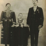 Assumpta Zanatta e Giosuè Dametto com o primeiro filho, Olívio Silvestre (*26/11/1920). Casaram-se no dia 07/02/1920 e moraram sempre na Linha Doze, Carlos Barbosa – RS.